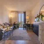 Cozy Retreat In The City Center